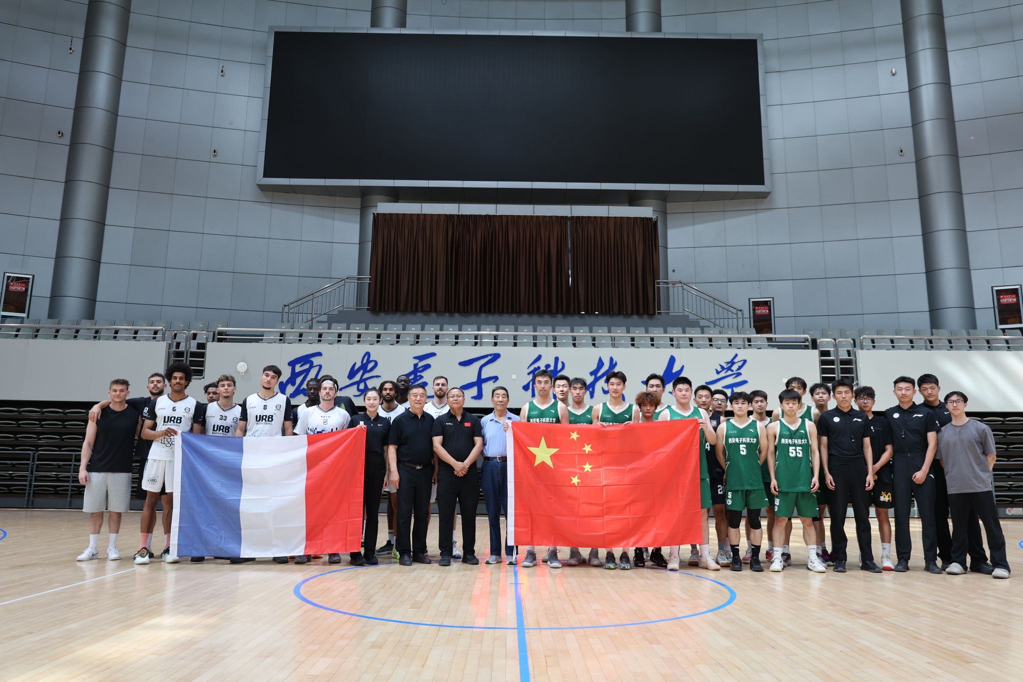 逼迫对手内 逼迫对手内